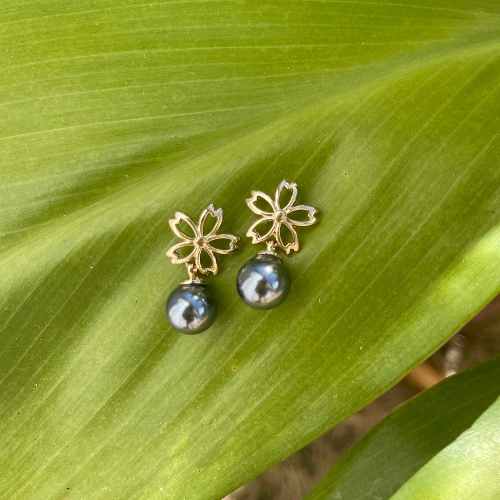 Gold plated Plumeria Shell Pearl dangle earrings